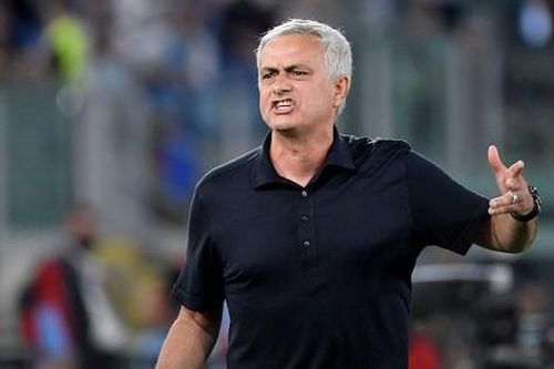 Roma thắng, Mourinho phá kỷ lục của Serie A