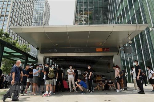Tập đoàn Evergrande đình chỉ mọi giao dịch tại Hong Kong