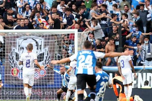Benzema lập công, Real vẫn bại trận trước Esnpanyol