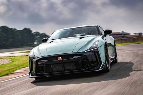 Nissan bật mí về mẫu xe thể thao GT-R thế hệ R36
