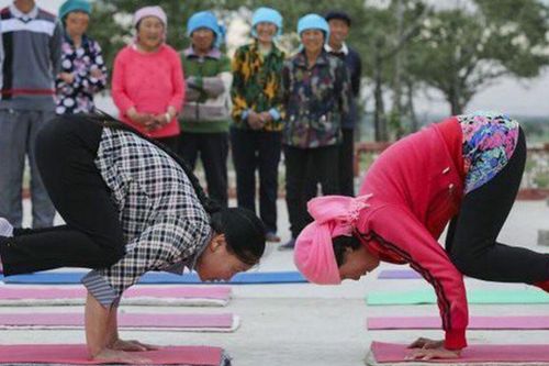 Hi hữu: Giáo viên Yoga bẻ gãy xương đùi của học viên trong lúc tập luyện