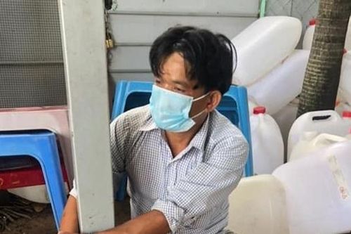 Vi phạm quy định phòng dịch, dùng dao tấn công cán bộ Công an
