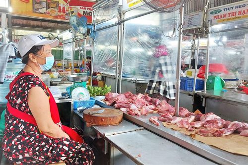 Vắng 'thượng đế', tiểu thương chợ truyền thống Đà Nẵng kêu trời