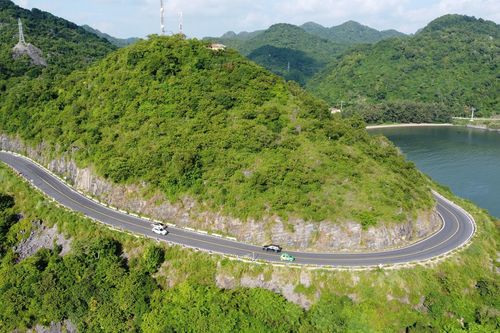 Vẻ đẹp của tuyến đường nghìn tỷ ở đảo Cát Bà