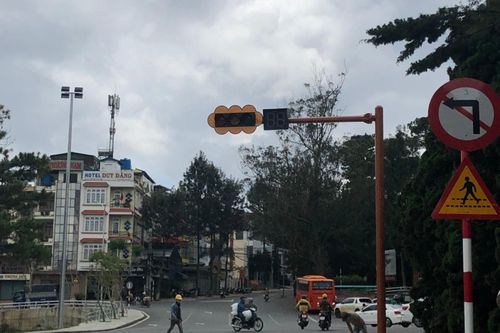 Đèn giao thông đầu tiên ở Đà Lạt