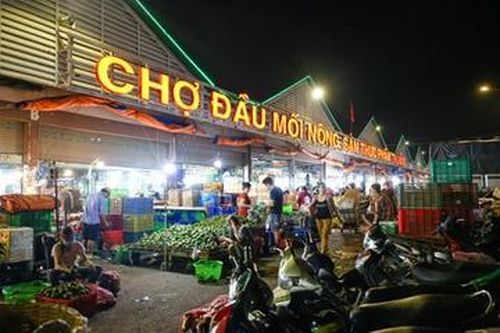 TP.HCM chỉ đạo xử lý điểm bán tự phát xung quanh 3 chợ đầu mối