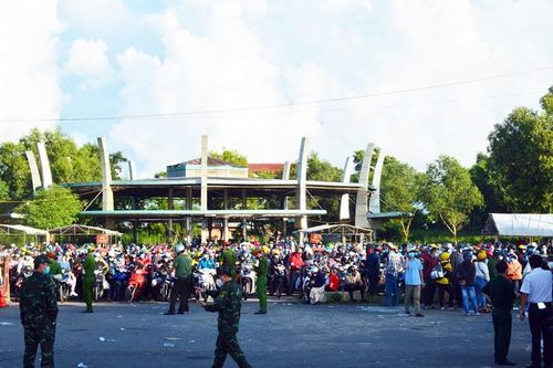 Trước làn sóng người hồi hương, nhiều tỉnh thành miền Tây lâm vào thế khó