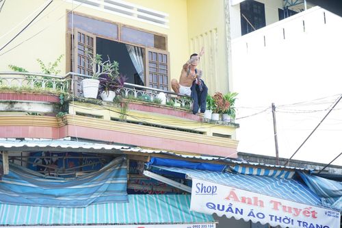 Nam thanh niên ngáo đá, nhiễm HIV gây náo loạn khu chợ ở Quảng Nam