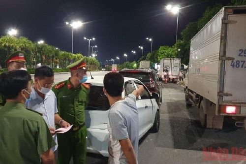 Quảng Ninh phát hiện nhiều lái xe vận chuyển hàng hóa vi phạm quy định phòng, chống dịch