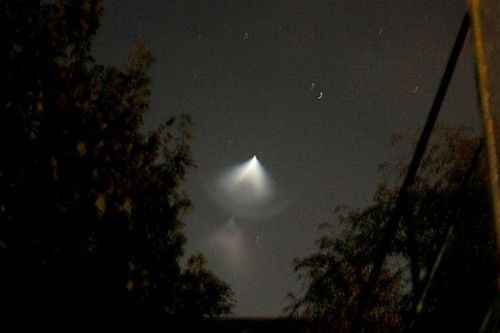 Sự thật sốc 'UFO phát sáng' khiến hàng trăm người hoảng sợ