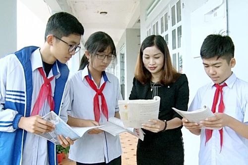 Thoát ly văn mẫu: Đột phá từ kiểm tra, đánh giá