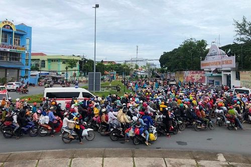 Trường học tiếp tục làm khu cách ly: Thầy trò vỡ kế hoạch nhập học
