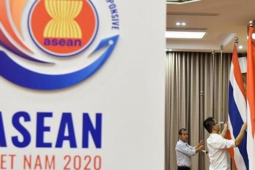 Cần chú ý gì về hình thức, kích thước các lá cờ khi treo cùng cờ ASEAN?