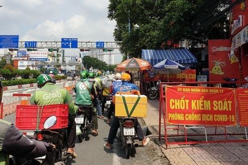 Hơn 7.000 đơn xin đăng ký đi lại giữa các tỉnh và TP.HCM