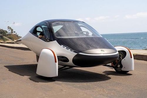 Xe điện 'không bao giờ phải sạc' sắp ra mắt