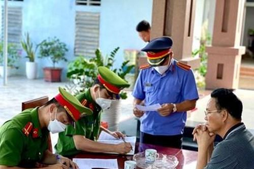 Phê chuẩn bắt tạm giam thêm cán bộ xã 'ăn đất' ở Nghệ An