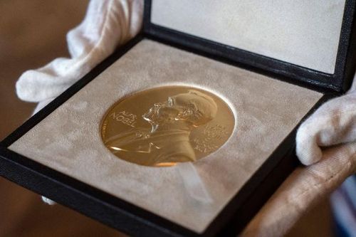 Công bố giải Nobel Vật lý 2021 vinh danh nhà khoa học