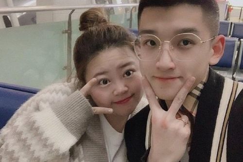 Ngỡ ngàng với ngoại hình đàng gái trong cặp đôi 'đũa lệch' nổi tiếng nhất nhì 'cõi mạng'