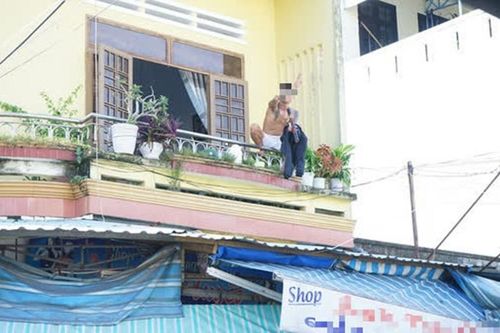 Khống chế nam thanh niên ngáo đá nhiễm HIV gây náo loạn khu chợ ở Quảng Nam