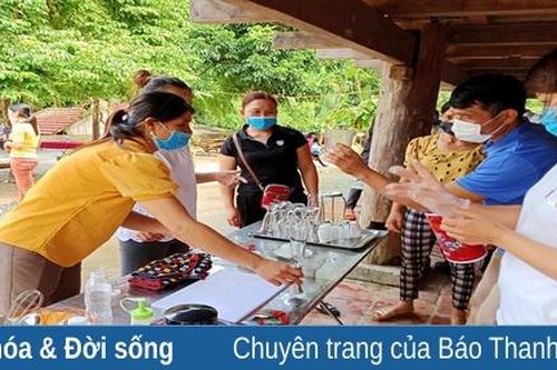 Trang bị kỹ năng nấu ăn, pha chế đồ uống cho các hộ làm du lịch cộng đồng tại Quan Hóa