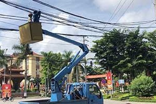 Chỉnh trang cáp viễn thông: Góp phần xây dựng đô thị văn minhTin khácVững vàng trên trận tuyến chống 'giặc lửa'Thông tin về đầu mối liên lạc, ứng trực 24/24 giờ hỗ trợ công dân nước ngoài của Sở Ngoại vụ tỉnh Lạng Sơn