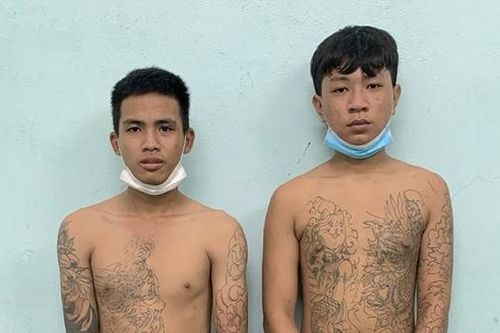 Sự thật về clip cán bộ Công an cầm roi điện dọa một thanh niên
