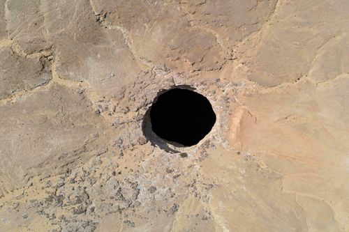 'Giếng địa ngục' được coi là nơi giam quỷ dữ ở Yemen