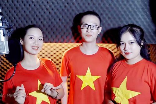 Các nghệ sĩ hát 'Quyết thắng Việt Nam ơi' cổ vũ đội tuyển