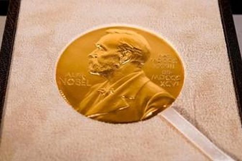 Giải Nobel Hóa Học năm 2021 vinh danh hai nhà khoa học Benjamin List và David W.C. MacMillan