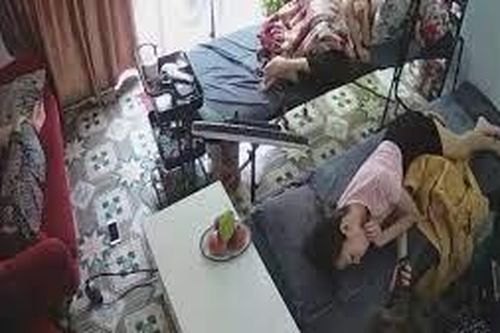 Clip: Trộm chê điện thoại dỏm, chấp nhận trắng tay