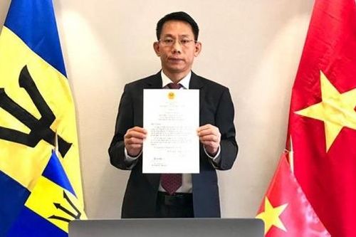 Đại sứ Lê Viết Duyên trình Thư ủy nhiệm lên Toàn quyền Barbados