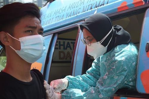 Indonesia bắt đầu thử nghiệm sống chung với dịch bệnh