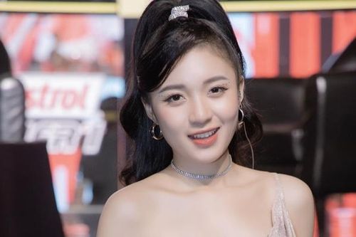 'MC quốc dân' của Liên quân bất ngờ công khai bạn trai