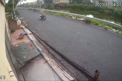 Xôn xao clip CSGT đuổi chiếc xe bị nạn ở Bắc Ninh