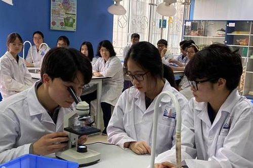 Dạy học tích hợp: Giáo viên vừa ra trường đã lo... đào tạo lại