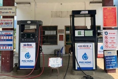 Treo biển 'về ăn cơm', cây xăng nhận án phạt 10 triệu đồng