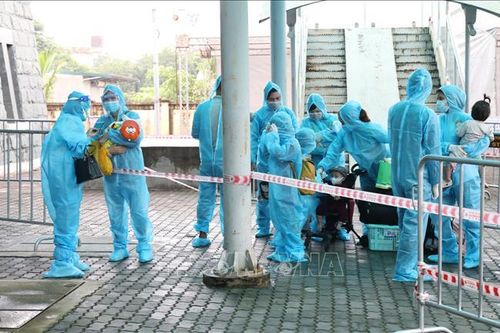 Ninh Bình ghi nhận 18 trường hợp dương tính liên quan đến chuyến tàu chở công dân về quê