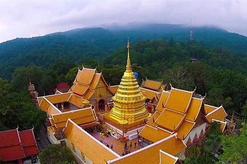 Ngôi chùa linh thiêng trên núi ở Chiang Mai