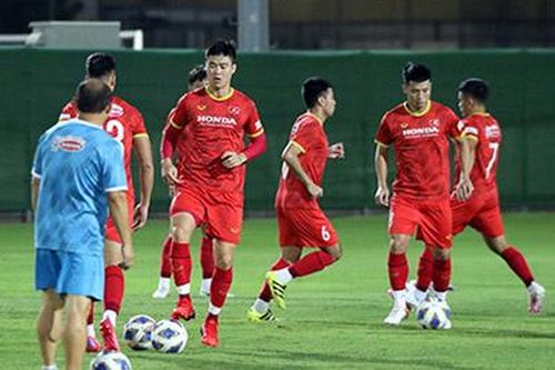 Trở lại sau tấm thẻ đỏ, Duy Mạnh được thầy Park cắt cử làm đội phó