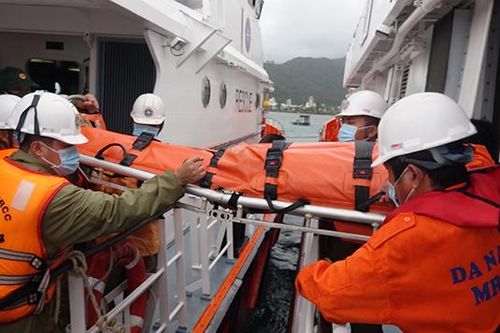 Đà Nẵng: Cứu sống thuyền trưởng tàu cá Quảng Nam bị tời đánh bất tỉnh, tàu chìm do áp thấp nhiệt đới