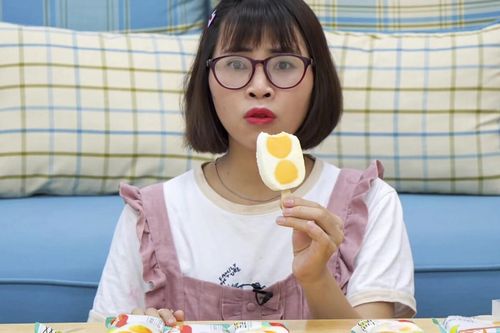 YouTuber Thơ Nguyễn 'chơi lớn', chi hơn nửa tỉ đồng mua xe tặng mẹ để chở phân cho rẫy