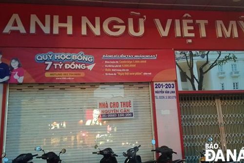 Trung tâm ngoại ngữ gặp khó