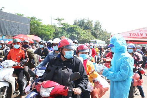 Gia Lai: Hỗ trợ 11.000 suất ăn nhanh cho công dân về từ các tỉnh, thành phía Nam