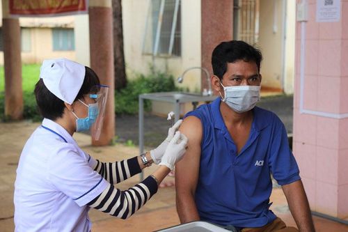 Các địa phương đẩy nhanh tiến độ tiêm vắc xin Covid-19 đợt 15
