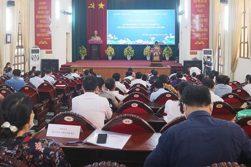 Tổ chức bồi dưỡng lý luận và nghiệp vụ cho Chủ tịch Hội Nông dân cơ sở