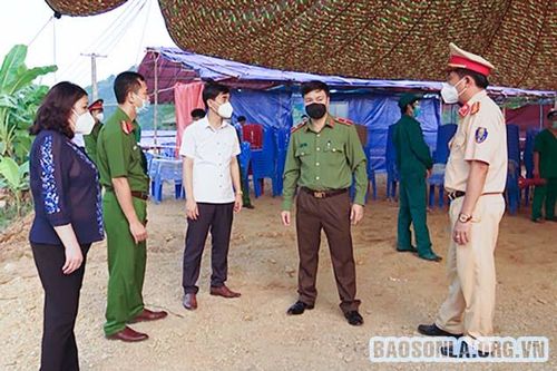 Tiếp nhận, đón trên 400 công dân từ các tỉnh phía Nam trở về địa phương