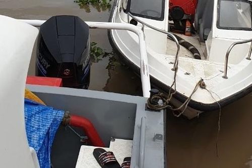 3 người mất tích khi phương tiện thủy va chạm sà lan chở đá