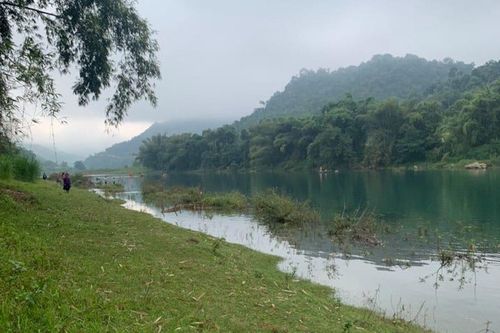 Lật thuyền trong đêm, 4 học sinh ở Hà Giang mất tích