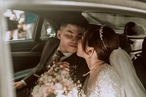Cô dâu, chú rể hậu giãn cách: 'Vất vả lắm mới cưới được nhau'