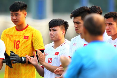 Cầu thủ Việt Nam lạc quan trước tuyển Trung Quốc